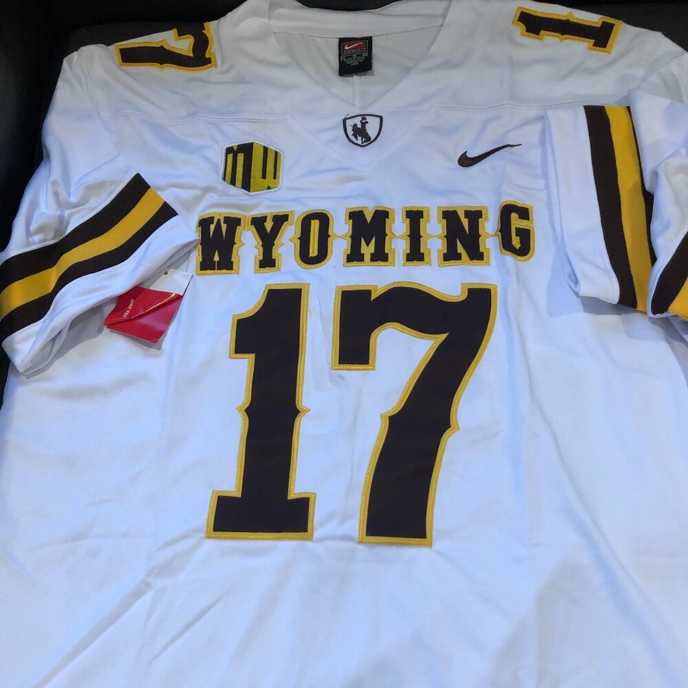 Nike WYOMING COWBOYS JOSH ALLEN Men's JERSEY Sz S,M,L,XL,2X,3X New w tags BILLS - Picture 3 of 6